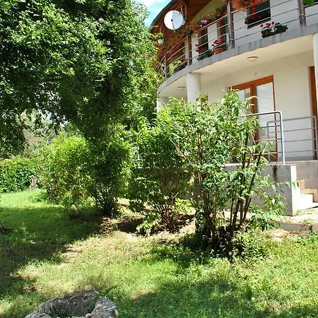 Szivarvanyos Panzio Bed & Breakfast *
