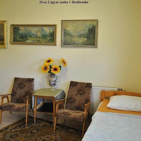 Szivarvanyos Panzio Bed & Breakfast *